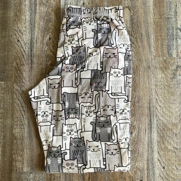 🎉HOST PICK🎉Secret Treasures | Cat 🐱 Pajama  Pants - Picture 2 of 4